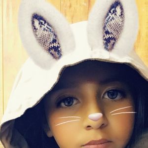 Meet your Posher, Devora